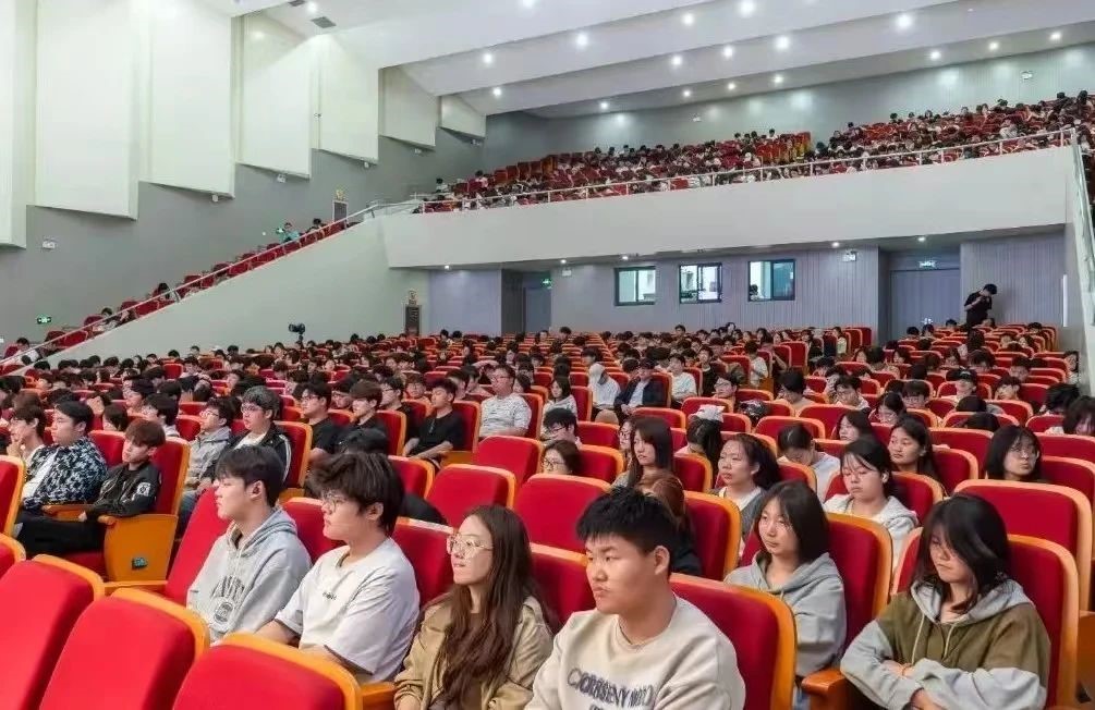 我校举办信仰公开课——以学铸魂担使命 青春奋进复兴路
